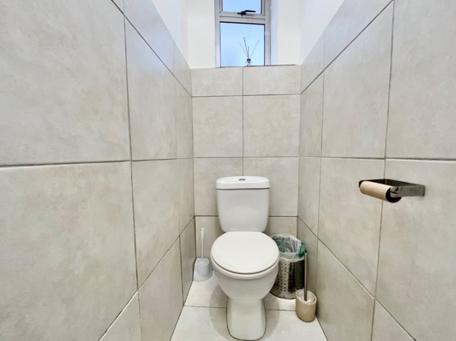 2 Bedroom Property for Sale in Woodstock Western Cape